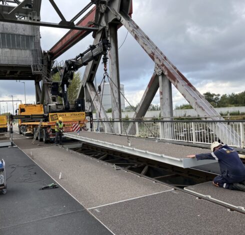 Herstellingen aan de Van Cauwelaertbrug Antwerpen